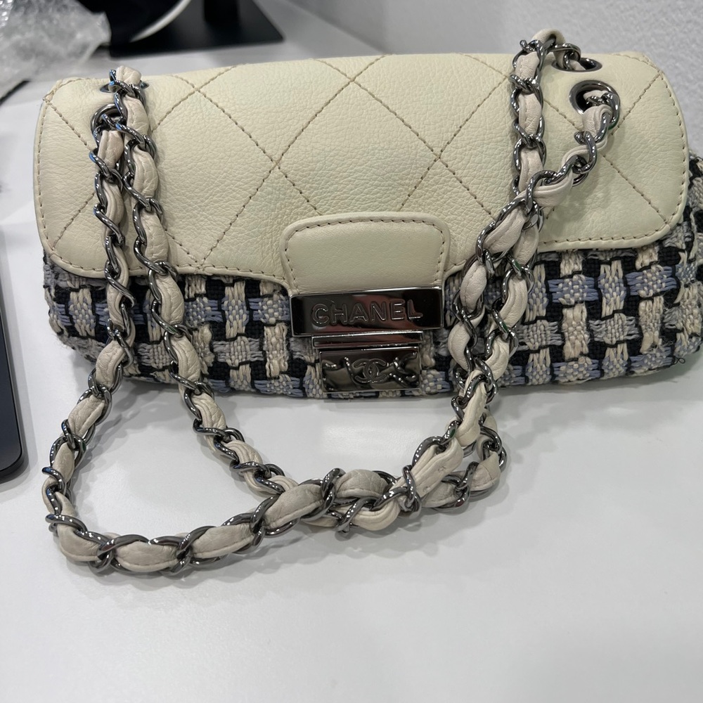 Vintage Chanel flap bag white leather with tweed